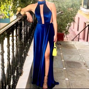 Gorgeous blue velvet gown with sexy plunge/slit - Perfect for wedding/prom/gala